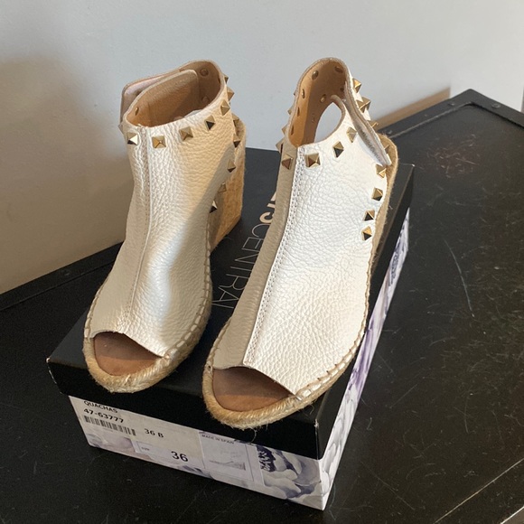 275 Central white espadrille wedge with Rockstuds - Picture 5 of 11